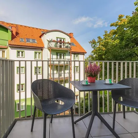 Port Lwowska With Swimming Pool By Renters Appartement *