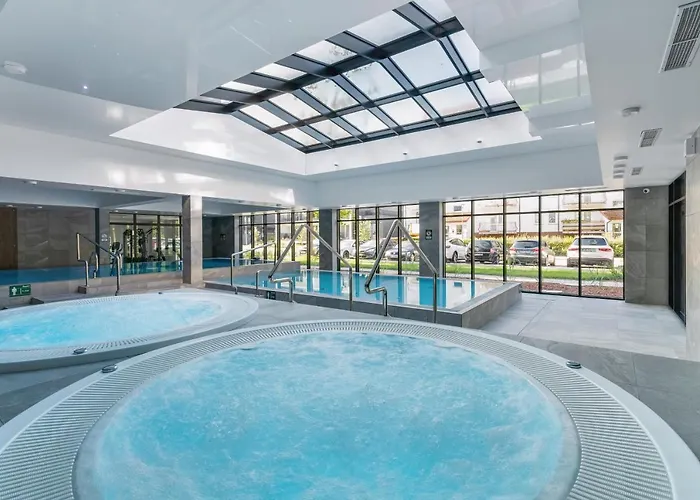 Port Lwowska With Swimming Pool By Renters Apartament